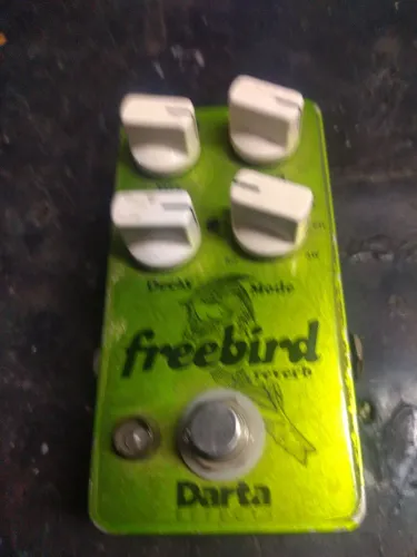 Troco ou vendo pedal reverb freebird