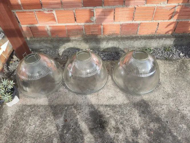 3 Lustres antigos de vidro estilo industrial  56 cm de diâmetro 