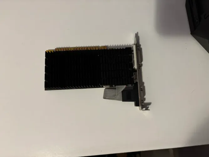 Placa de video gt710