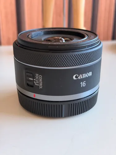Lente Canon RF 16 mm 2.8