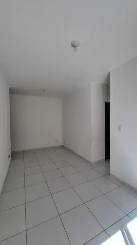 Alugo apartamento condomínio altos do calhau