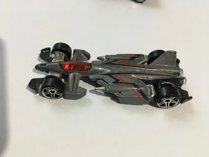 Carrinho Hot Wheels Jet Threat 3.0