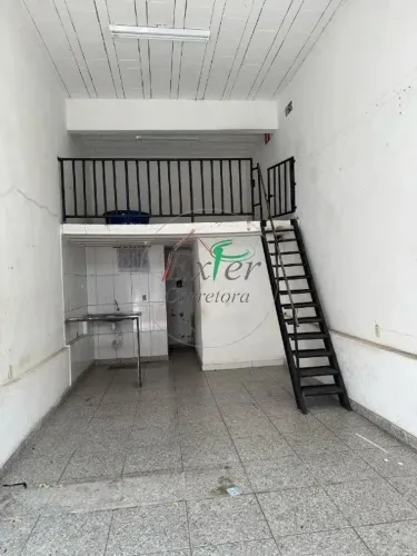 Loja localizada no ponto comercial do bairro