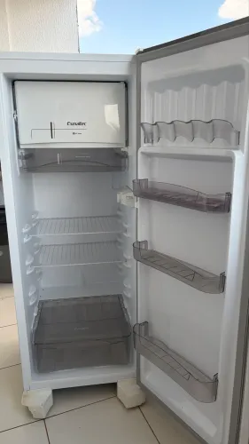 Geladeira 293L
