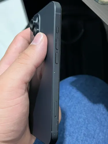 iPhone 15 128GB