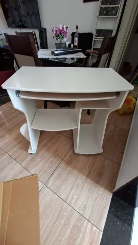 Vendo mesa de computador.