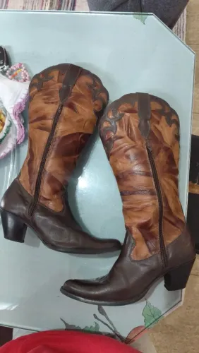 Vende -se bota em bom estado de uso