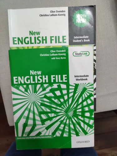 Livro didático - New English file 