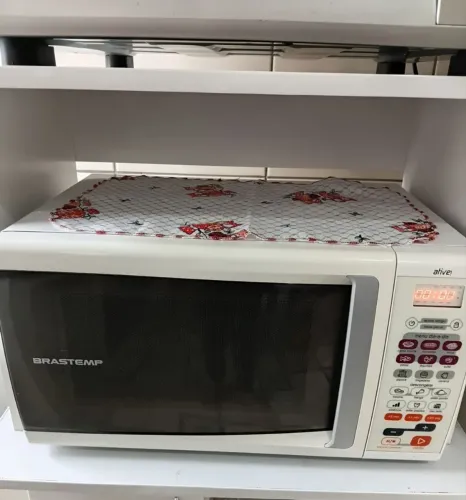 Micro-ondas branco Brastemp 32L por 300,00 retirar em Louveira