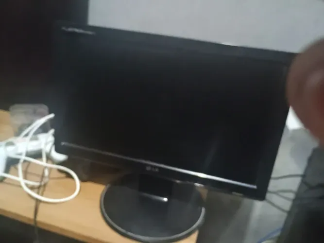 Monitor LG para vender logo