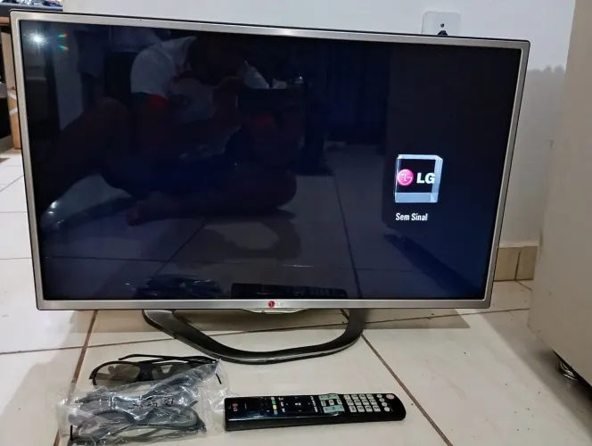 Tv LG 32 polegadas com 4 óculos 3d
