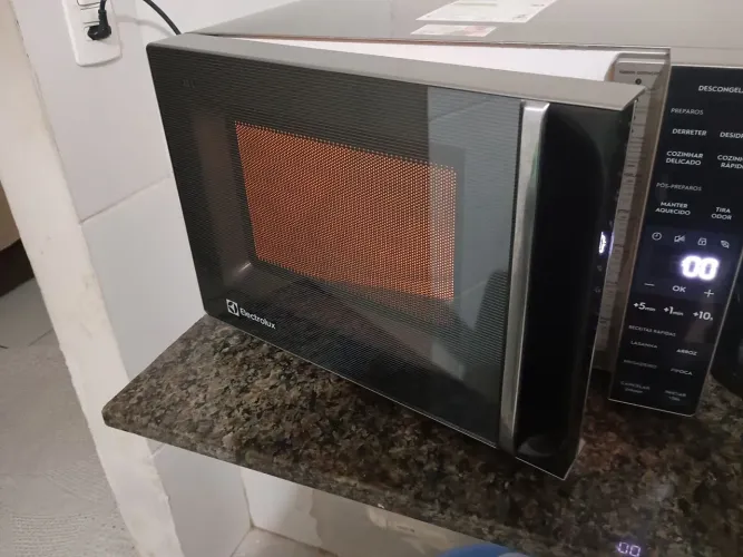 Vendo microondas Electrolux novo