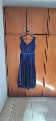 Vestido Azul com fita de cetim e tule (usado apenas uma vez).