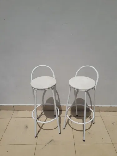 2 BANQUETAS EM OTIMO ESTADO