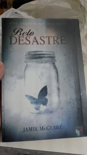 Livro Belo Desastre romance