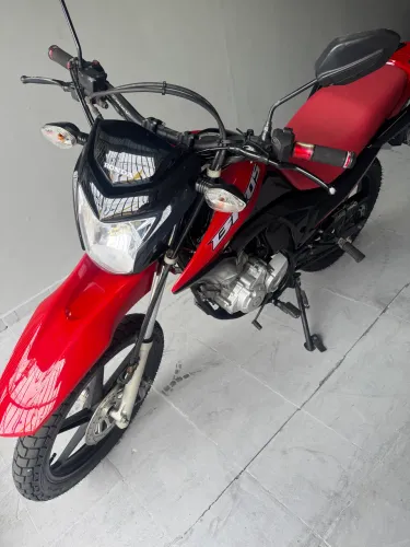 Bros 160. Obs: Aceito trocas por moto automática.