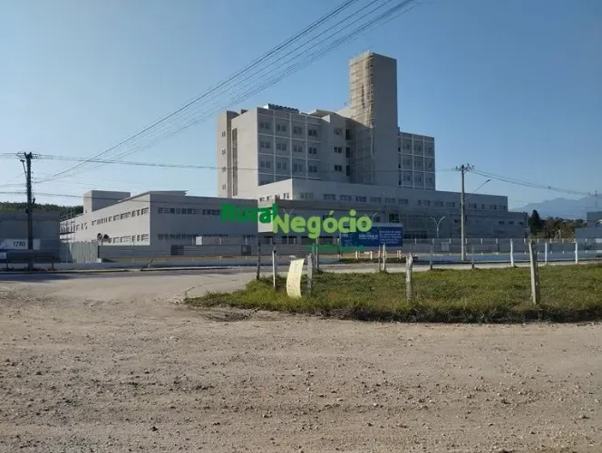 Imóvel para venda com 2220 metros quadrados em Vila Expedicionários Cruzeirenses - Cruzeir