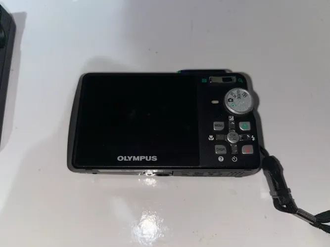 Camera Retrô Olympus u750 7.1 megapixel