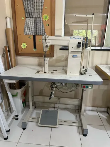 Máquina industrial coluna 