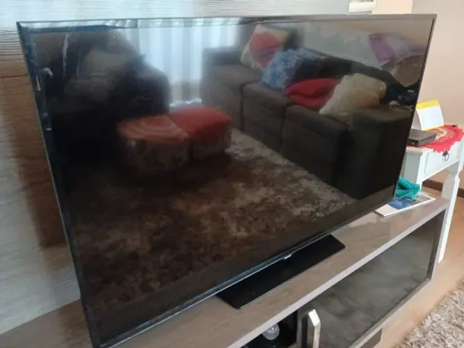 TV Samsung 48" UN48H4203AG - Liga mas sem imagem - Para peças