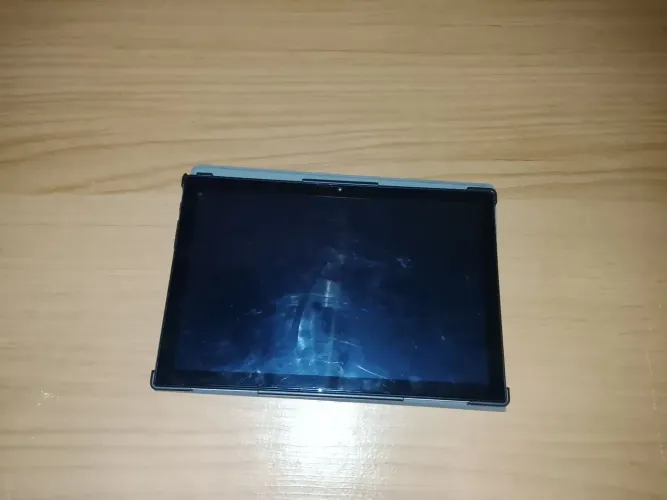 Tablet E1035 com teclado e capa, 8gb de ram e 128gb seminovo