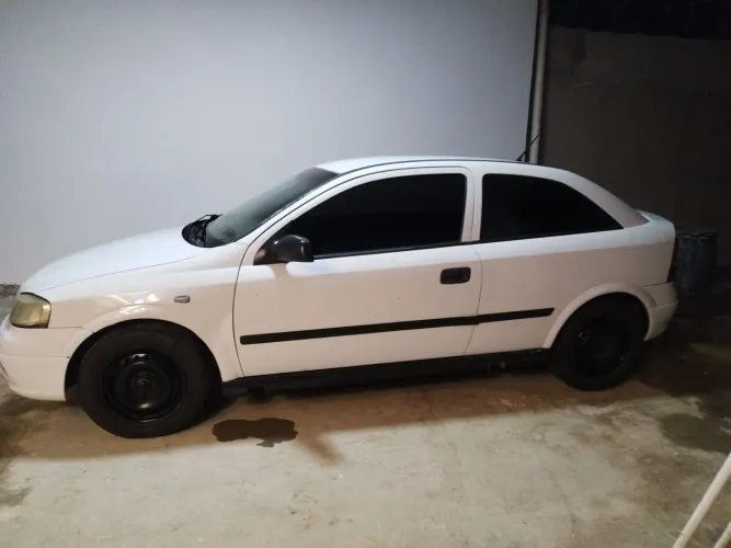 Chevrolet Astra 2.0/ CD/ Sunny/ GLS 2.0 8V 3P 2002