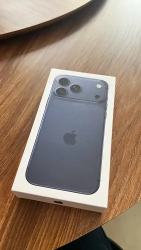 iPhone 17 pro Max 256 semi novo
