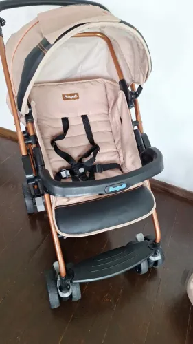 Burigotto carrinho de bebê com bebê conforto Rio k.