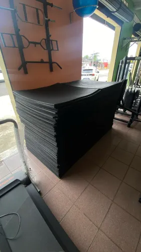 Piso anti impacto emborrachado 1x1 para academia 