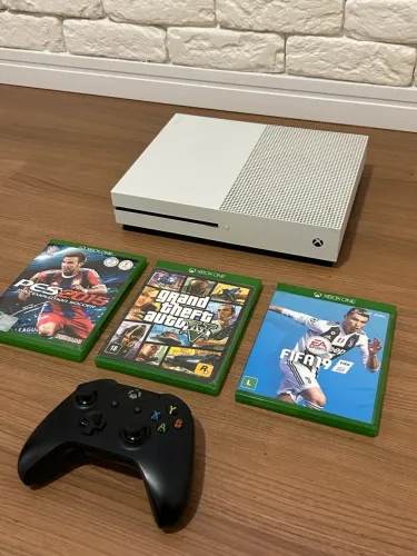 Xbox One S + 3 Jogos