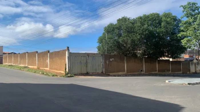 VENDE-SE TERRENO 923,56 m2 - BRUMADO/BA 