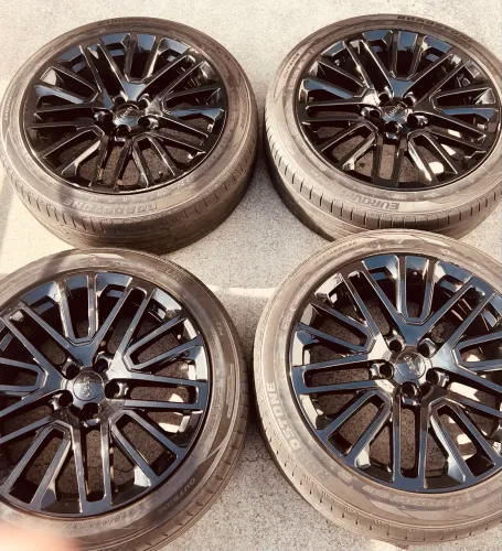 Jogo de Rodas Jeep Originais Aro 20 Preto Brilhante