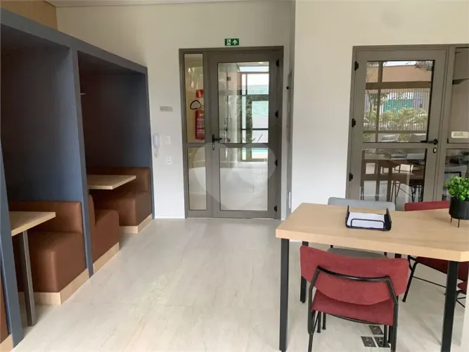 Apartamento - Tatuapé - 1 Quarto / Dormitório - Venda / Compra - Próximo ao Metrô
