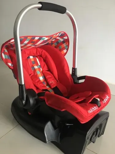 Bebê conforto com trava