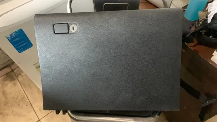 Porta luvas Hilux 2019