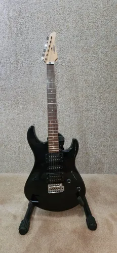 Guitarra Yamaha perfeita