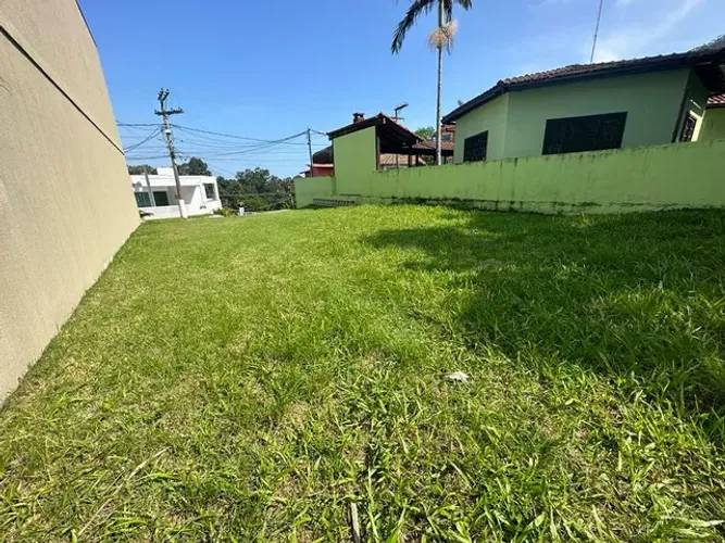 TERRENO A VENDA NO CONDOMÍNIO ALTO DO SAHY