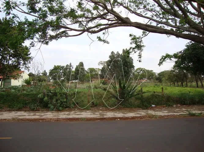 Venda de Terreno / Padrão na cidade de Araraquara
