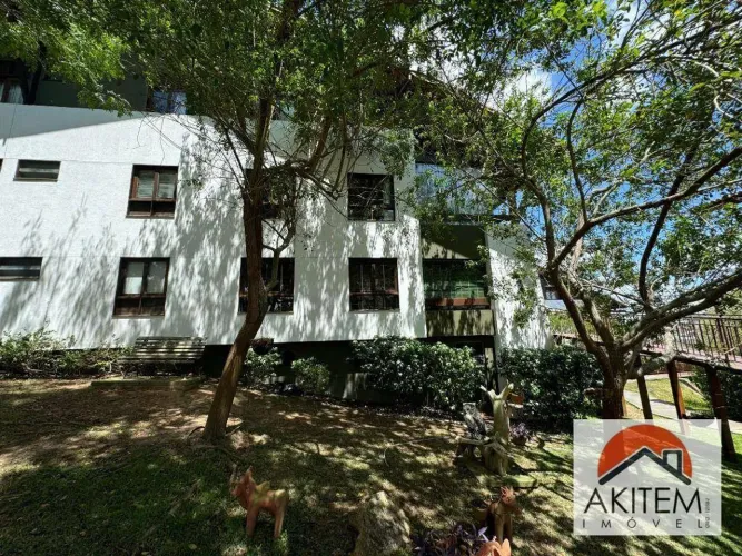 Vendo Flat com 4 Suítes no Portal de Gravatá - Porteira Fechada