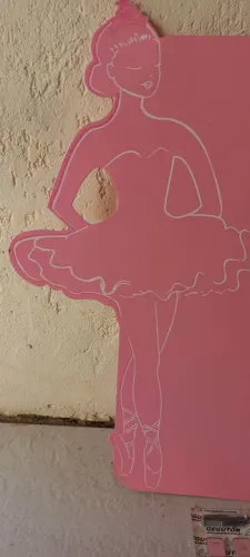 Quadro Infantil Bailarina de Ferro para anotações.