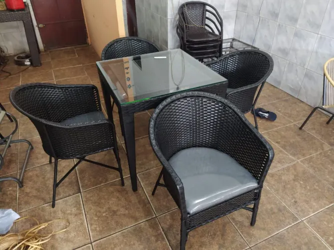 Mesa com poltronas pronta entrega