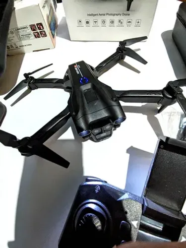 Drone com câmera hd tira foto vídeo