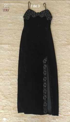 Vestido Festa Veludo, preto, bordado a mão.