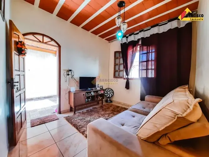 Casa à venda, 3 quartos, 1 suíte, 3 vagas, São José - Divinópolis/MG