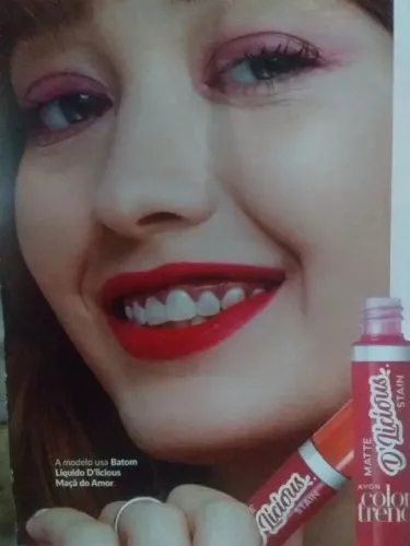 Batom color trend líquido mate maçã do amor ( avon)