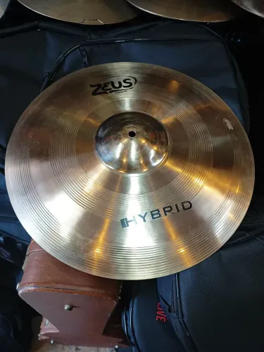Prato crash 18" Zeus série Hybrid timbre perfeito