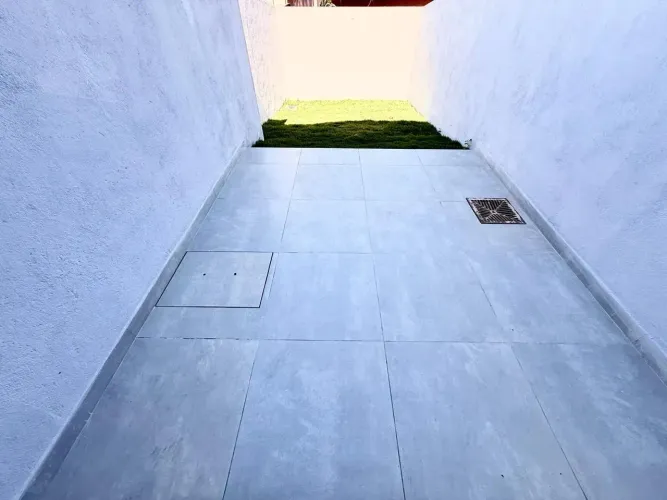 Casa com 2 Quartos e 2 banheiros à Venda, 120 m² por R$ 380.000