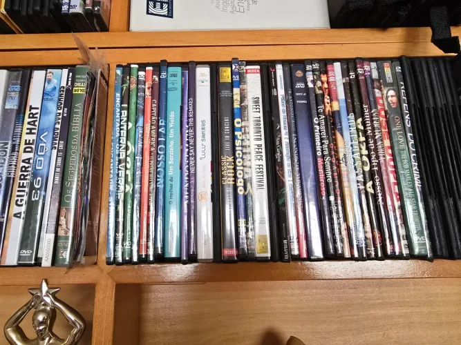 100 dvds
