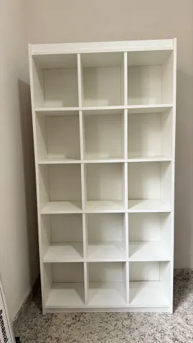 Colmeia (estante expositor) estante com nichos