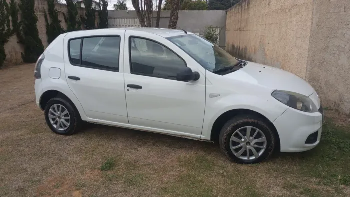 Renault Sandero Authentique Hi-flex 1.0 16V 5P 2014